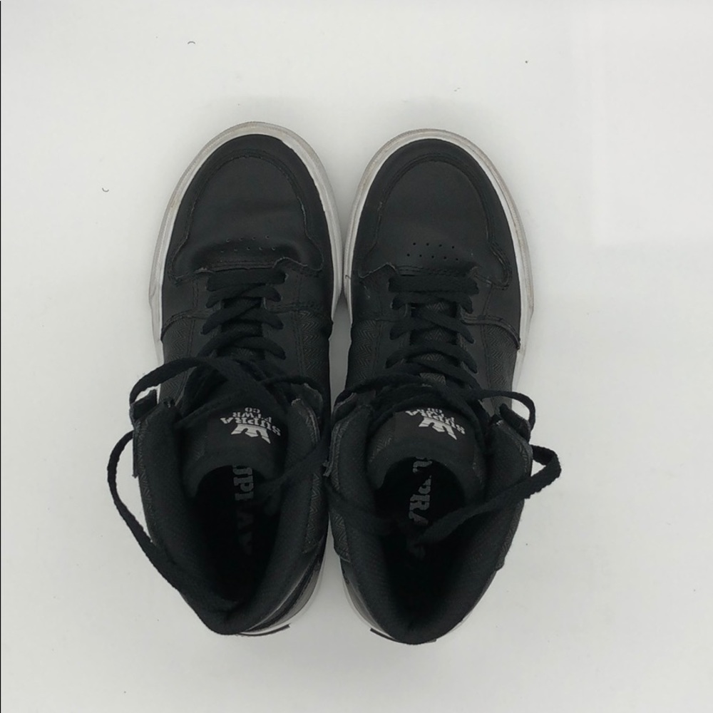Supra Vader’s boys hightops size 4